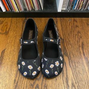 Hot Chocolate Design, Chocolaticas, Daisy, US 5